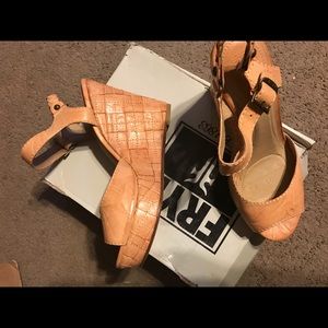 Frye natural color/ woven heel